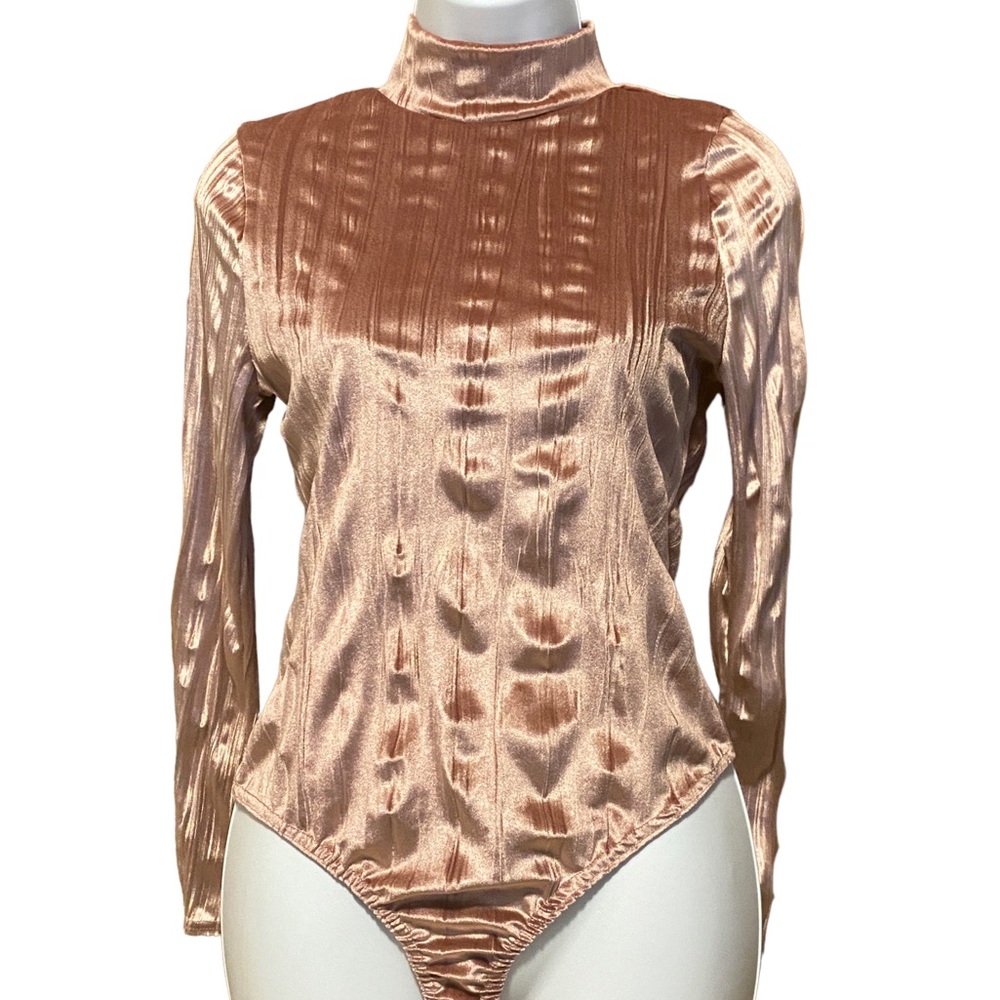 Shiny satin bodysuit velvety